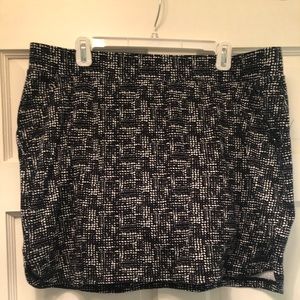 Black and White skort